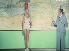 Barbara Rey in Virilidad a la española (1977) 7