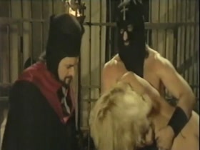 Jenny Llada in Inquisicion (1976) 6
