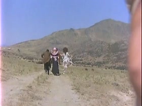 Azucena Hernandez in La Momia nacional (1981) 19