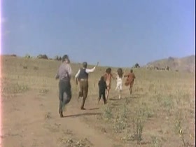 Azucena Hernandez in La Momia nacional (1981) 20
