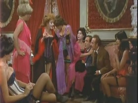 Azucena Hernandez in La Momia nacional (1981) 6