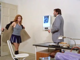 Eva Leon in Los ojos azules de la muñeca rota (1976) 13
