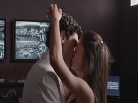 Deca na sonceto nude scenes (2014) 6