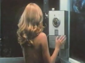 Maria Luisa San Jose in Mas fina que las gallinas (1977) 6