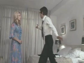Maria Luisa San Jose in Los nuevos españoles (1974) 20