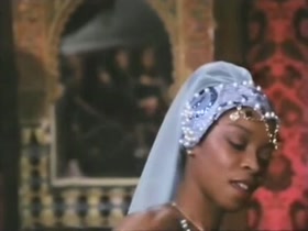 Azucena Hernandez in Cuando Almanzor perdio el tambor (1984) 12