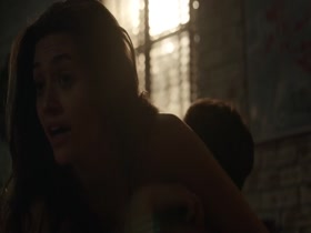 Emmy Rossum in Shameless S05E12 16