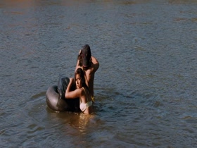 Diana Garcia, Paulina Gaitan in Sin Nombre (2009) 16
