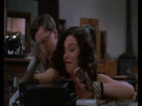 Anna Galiena in Jours tranquilles a Clichy (1990) 15