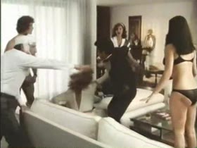 Alejandra Grepi in Playboy en paro (1984) 20