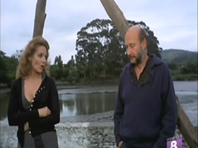 Carmen Sevilla in La loba y la paloma (1974) 11