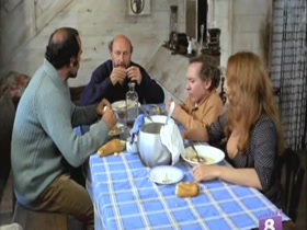 Carmen Sevilla in La loba y la paloma (1974) 5