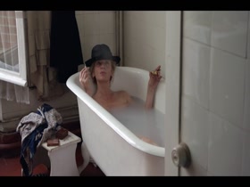 Georgia Scalliet, Elsa Lepoivre, Florence Viala in Les trois soeurs (2015) 15