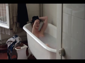 Georgia Scalliet, Elsa Lepoivre, Florence Viala in Les trois soeurs (2015) 17