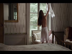Georgia Scalliet, Elsa Lepoivre, Florence Viala in Les trois soeurs (2015) 18