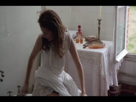 Georgia Scalliet, Elsa Lepoivre, Florence Viala in Les trois soeurs (2015) 6