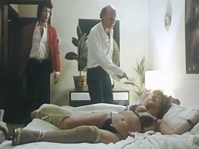 Mabel Escaño in El poderoso influjo de la luna (1980) 6