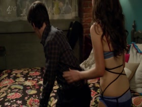 Zooey Deschanel in New Girl S1Ep8
