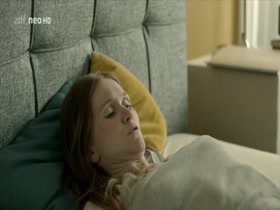 Lisa Hagmeister in Komm Schon S01E03 (2015)