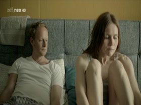 Lisa Hagmeister in Komm Schon S01E03 (2015) 3
