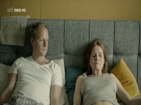 Lisa Hagmeister in Komm Schon S01E03 (2015) 4