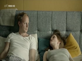 Lisa Hagmeister in Komm Schon S01E03 (2015) 7