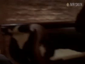 Alanis Morissette in Sex and the City (TV) 1