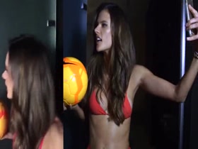 Alessandra Ambrosio bikini , hot scene in photoshot 4