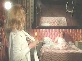 Africa Pratt boobs , Underwear In De profesion polgamo (1975) 5