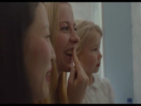 Uisenma Borchu in Schau mich nicht so an (2015) 6