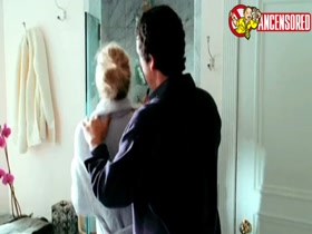 Tea Leoni hot , side boobs scene in Spanglish 4