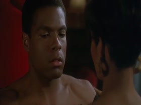 Halle Berry , Anne-Marie Johnson in Strictly Business 14