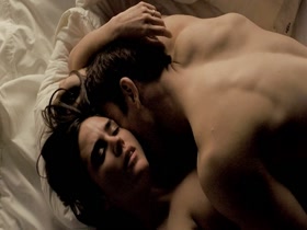 Jennifer Connelly Explicit , Butt in House of Sand and Fog (2003) 16