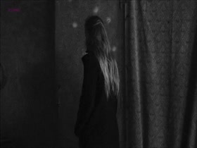 Isild Le Besco in A tout de uite (2004) 8