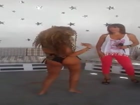 Anastasia Giousef showing some moves 17