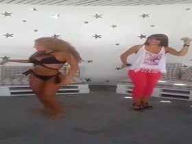 Anastasia Giousef showing some moves 6