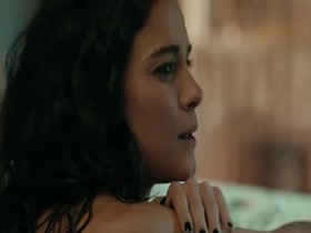 Alice Braga in Queen of the South s1e01 10