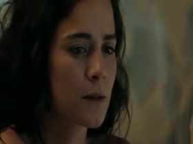 Alice Braga in Queen of the South s1e01 12