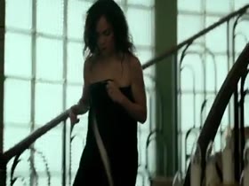 Alice Braga in Queen of the South s1e01 16