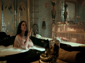 Alice Braga in Queen of the South s1e01 7
