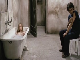 Rena Niehaus in La Orca (1979) 15