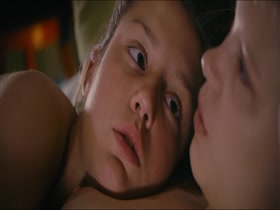 Lea Seydoux, Adele Exarchopoulos in Blue Is the Warmest Color (2013) 16