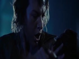 Milla Jovovich in Resident Evil: Extinction (2007) 16