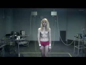 Victoria Carmen Sonne in Teenlan 1