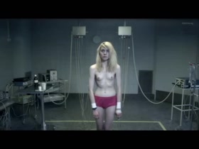 Victoria Carmen Sonne in Teenlan 3