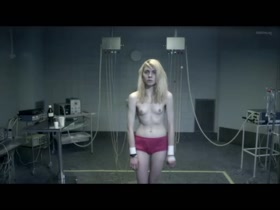 Victoria Carmen Sonne in Teenlan 4