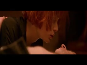 Lara Flynn Boyle hot scene in Mobsters 14