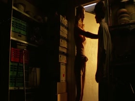 Heather Graham, Julianne Moore in Boogie Nights (1997) 8