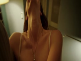 Madeline Zima cleavage, hot scne in Stuck (2014) 5