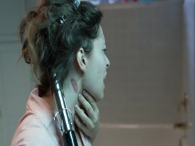 Rachel Bloom in Сrazy ex-girlfriend s01e01 (2015) 11